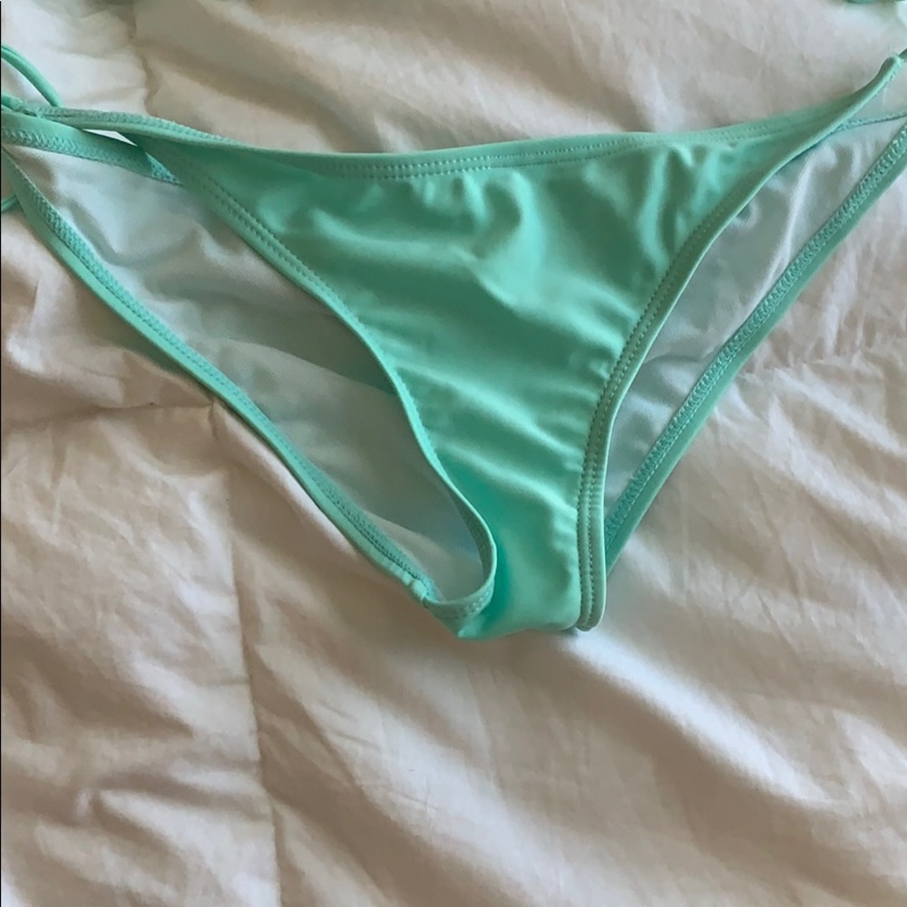 Bikini set - Picture 3 of 3